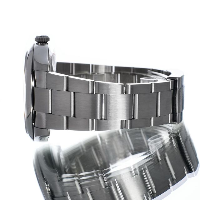Rolex Oyster Perpetual 124300 Image 2